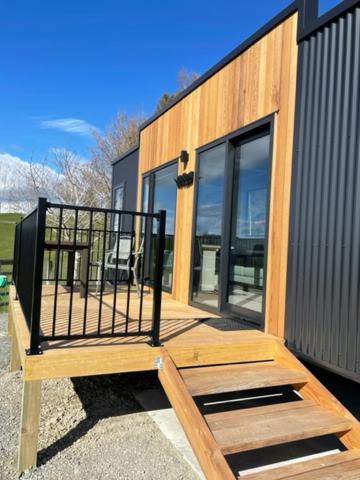 Boutique Tiny House - Te Anau Country Accommodation 외부 사진